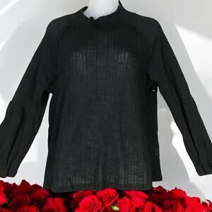 White Willow Top Women’s Medium Lightweight Frayed Shoulders Black Long Sleeve